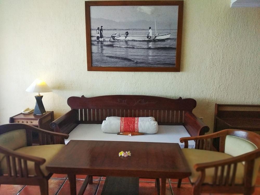 Nugraha Lovina Seaview Resort & Spa Екстер'єр фото
