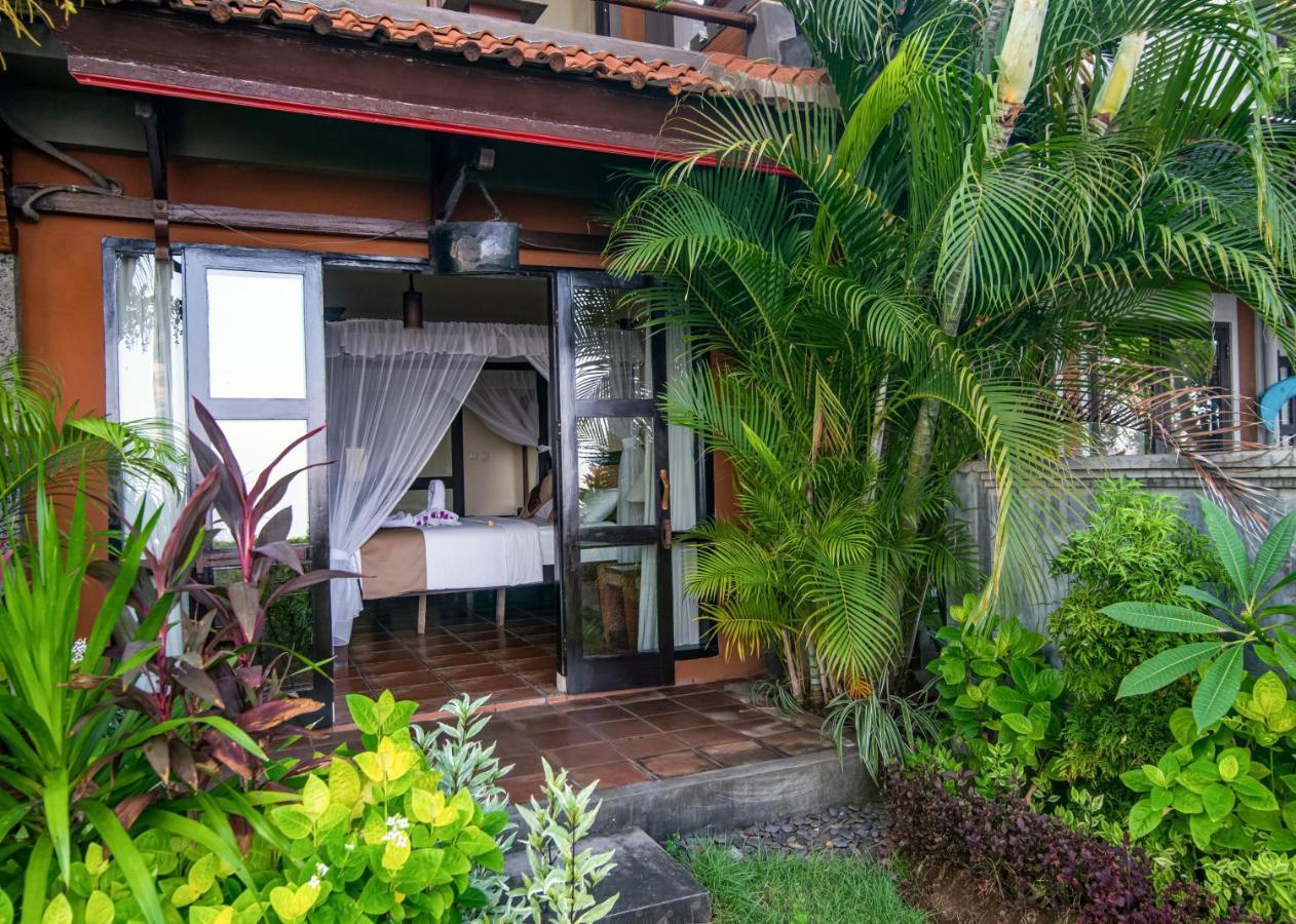 Nugraha Lovina Seaview Resort & Spa Екстер'єр фото