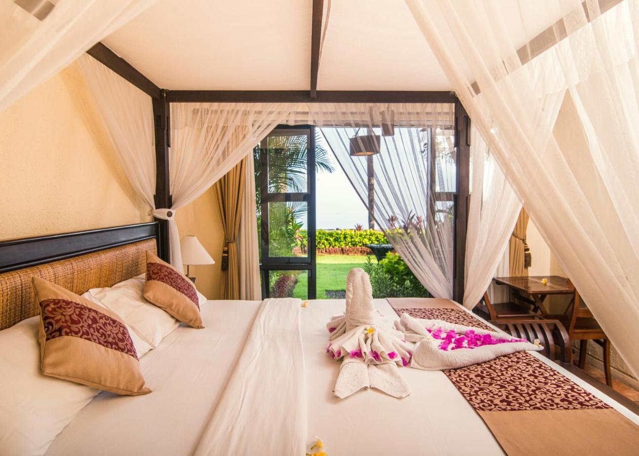 Nugraha Lovina Seaview Resort & Spa Екстер'єр фото