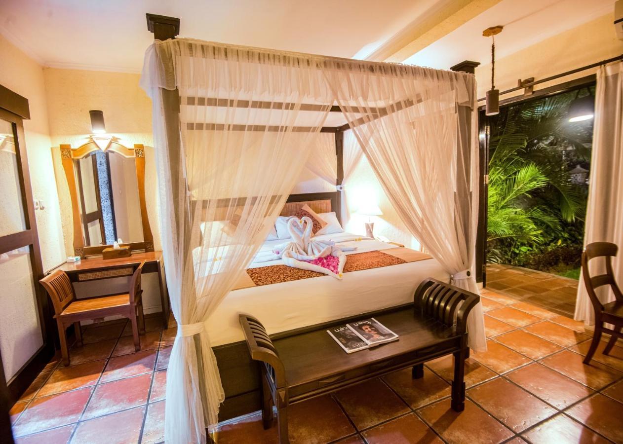 Nugraha Lovina Seaview Resort & Spa Екстер'єр фото