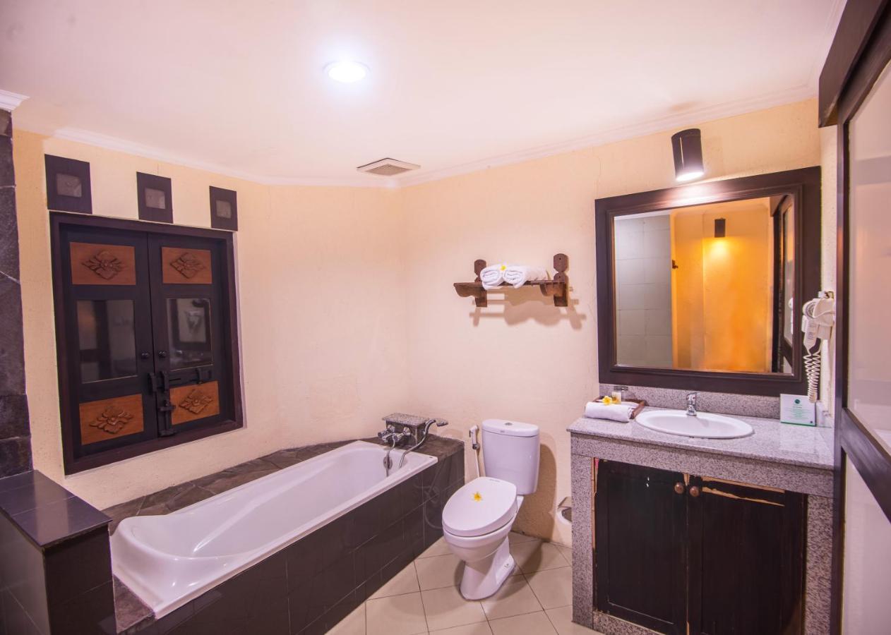 Nugraha Lovina Seaview Resort & Spa Екстер'єр фото