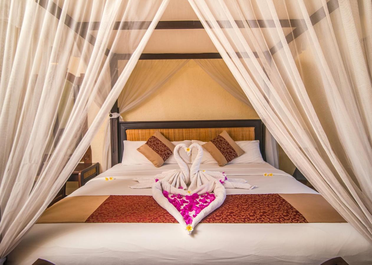 Nugraha Lovina Seaview Resort & Spa Екстер'єр фото