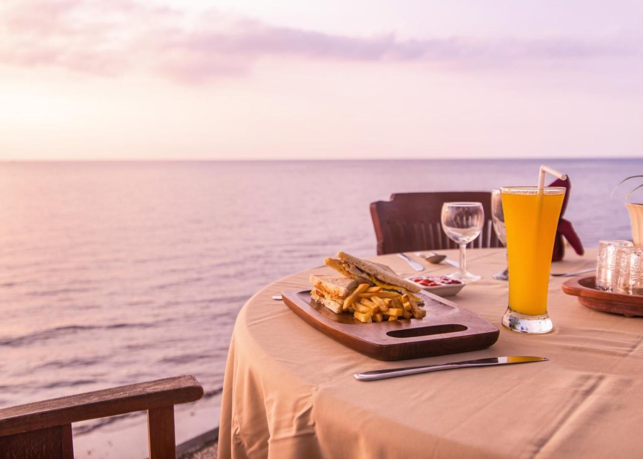 Nugraha Lovina Seaview Resort & Spa Екстер'єр фото