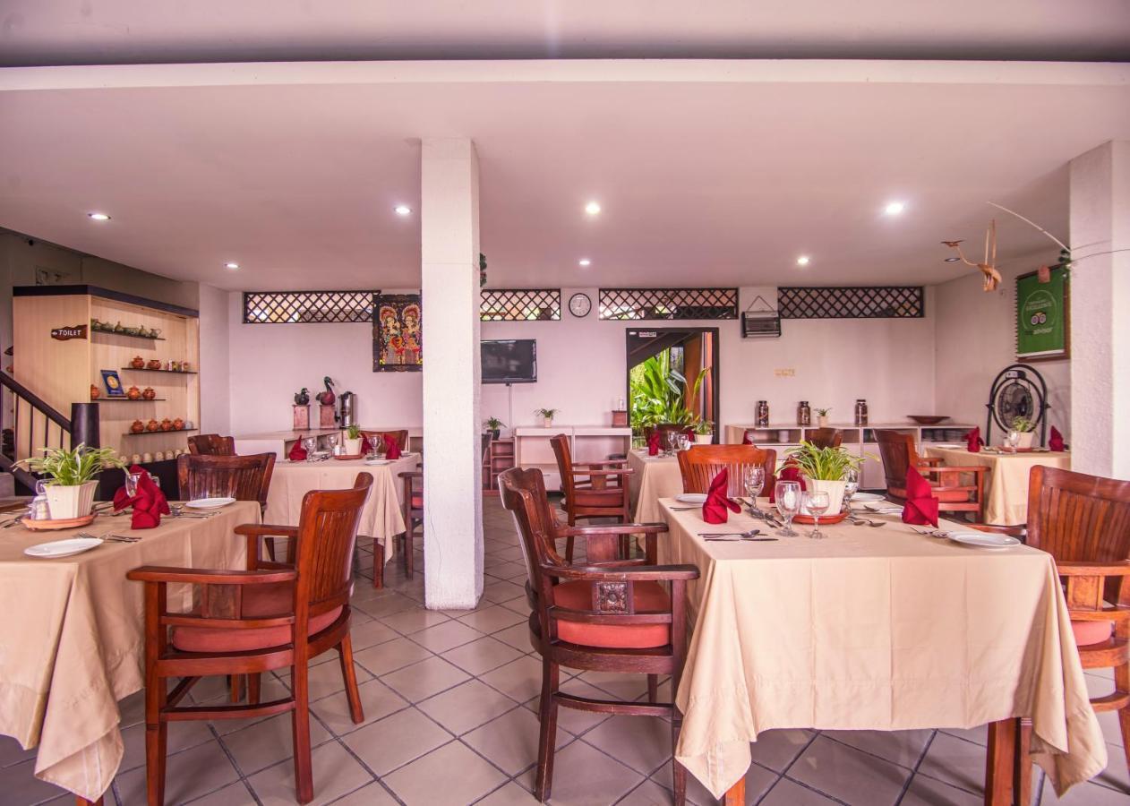 Nugraha Lovina Seaview Resort & Spa Екстер'єр фото