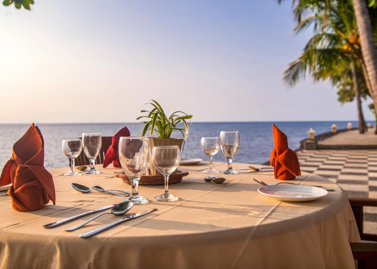 Nugraha Lovina Seaview Resort & Spa Екстер'єр фото