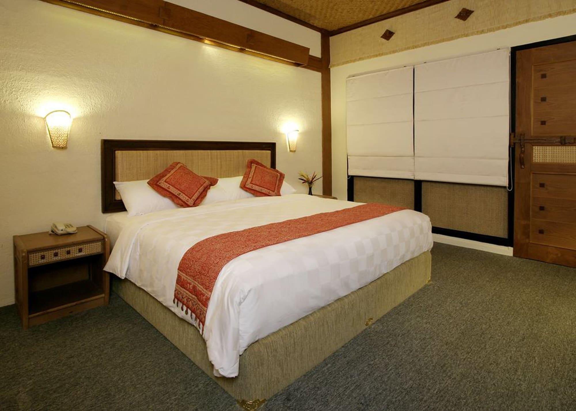 Nugraha Lovina Seaview Resort & Spa Екстер'єр фото
