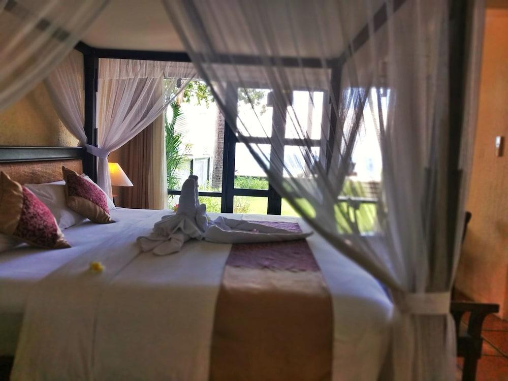 Nugraha Lovina Seaview Resort & Spa Екстер'єр фото
