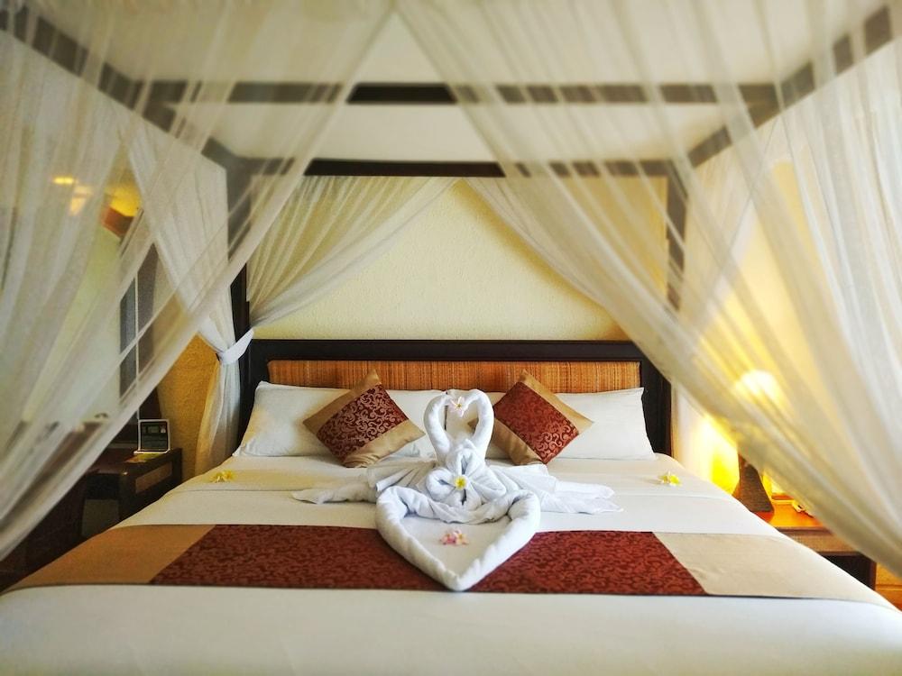 Nugraha Lovina Seaview Resort & Spa Екстер'єр фото