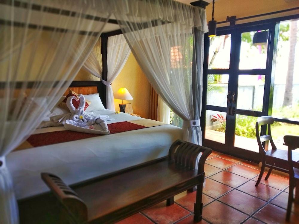 Nugraha Lovina Seaview Resort & Spa Екстер'єр фото