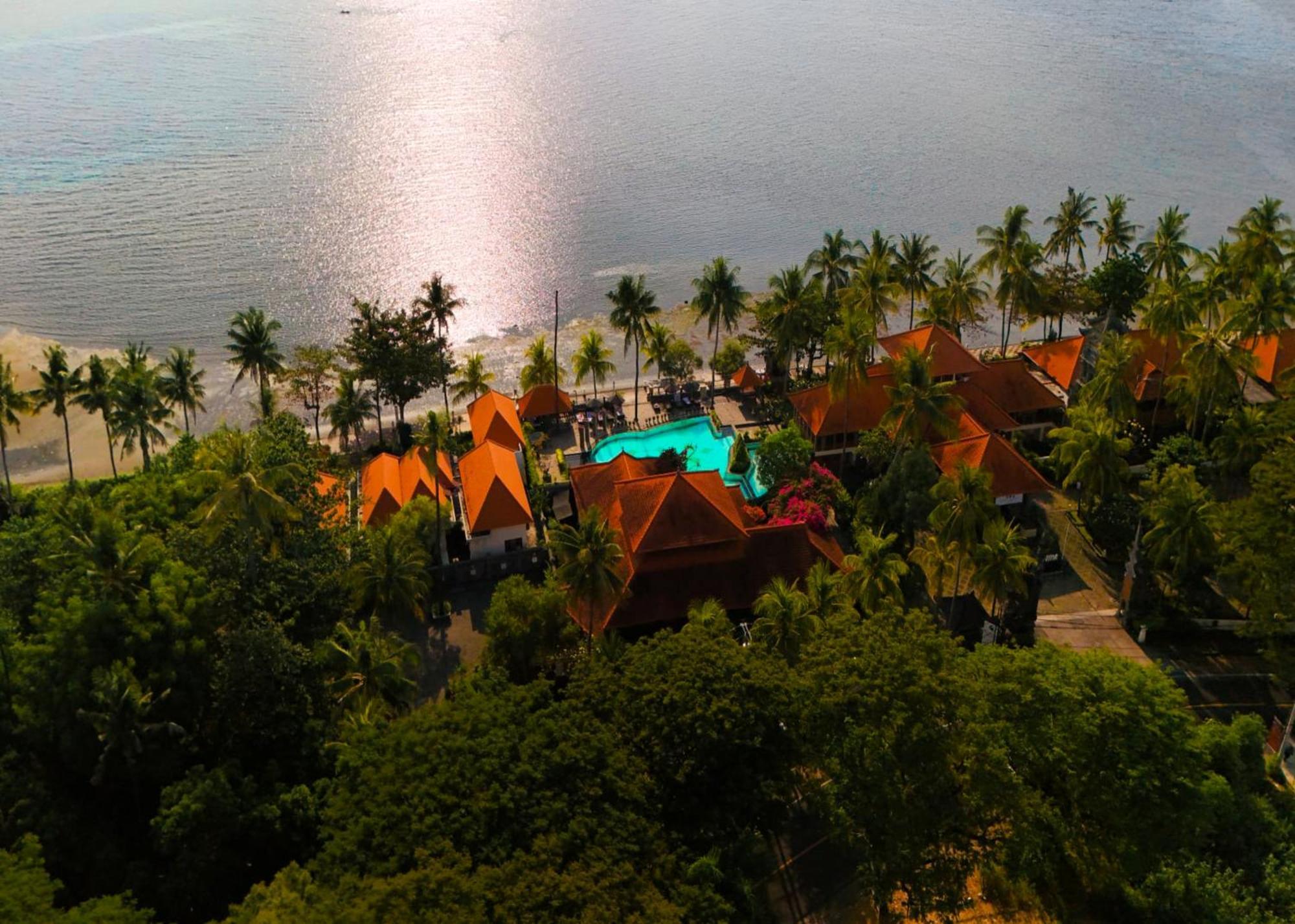 Nugraha Lovina Seaview Resort & Spa Екстер'єр фото